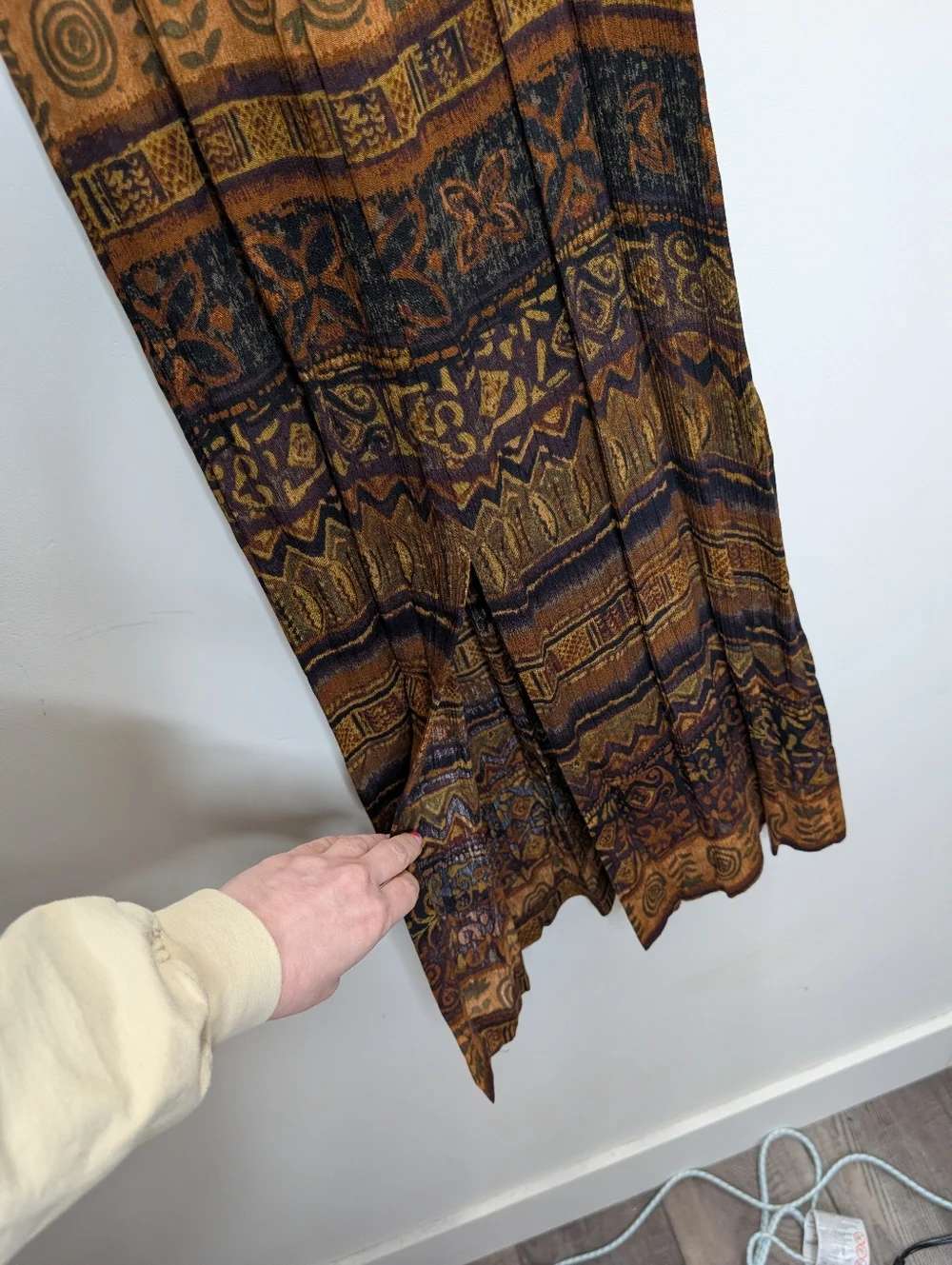 Earth Song Petite Boho Maxi Dress Brown Tribal Print Beaded Hem Size 2P - Picture 9 of 9